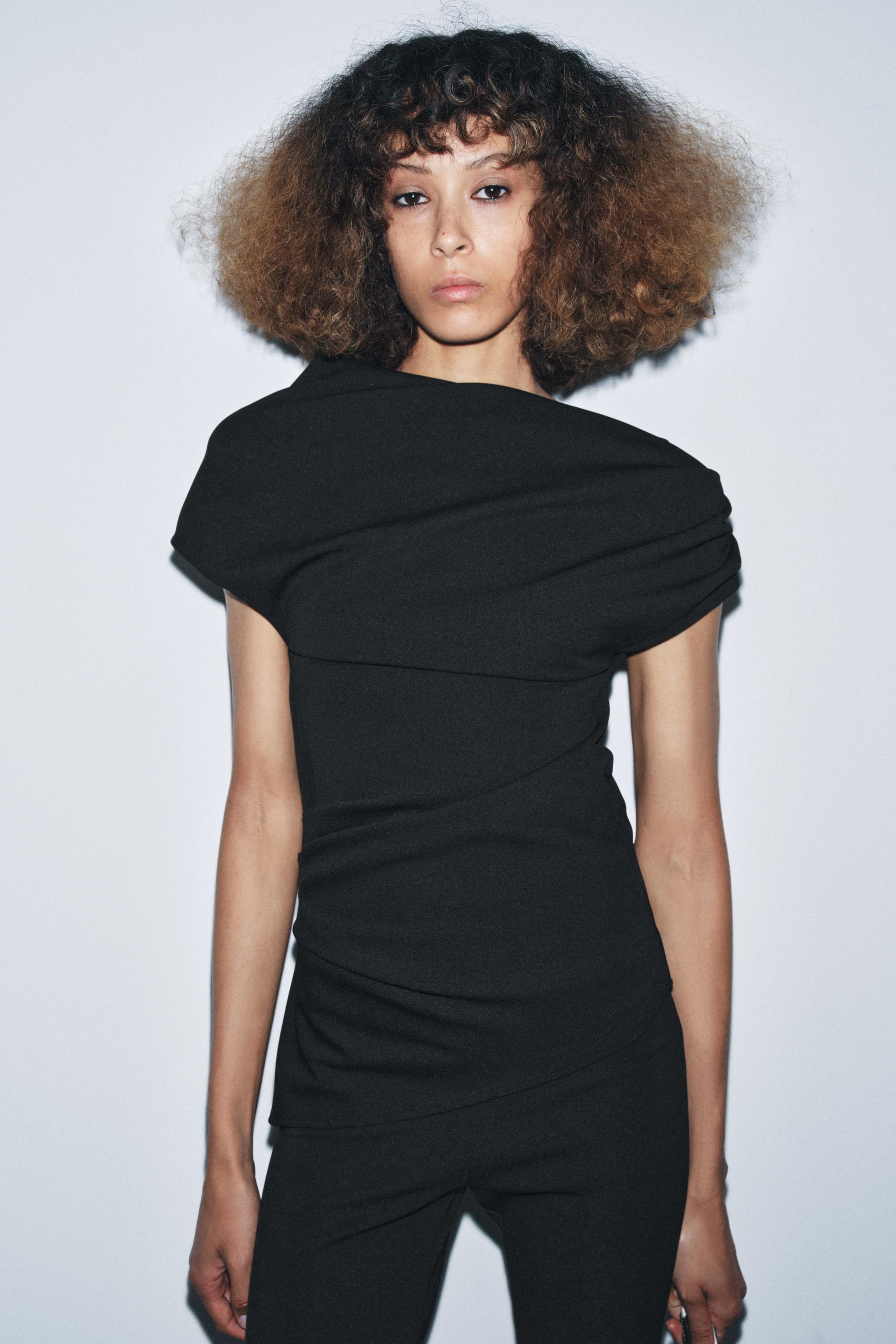 CREPE CAPRI PANTS WITH SLIT